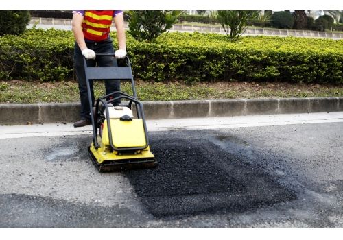 How to apply self-adhesive crack sealing tape